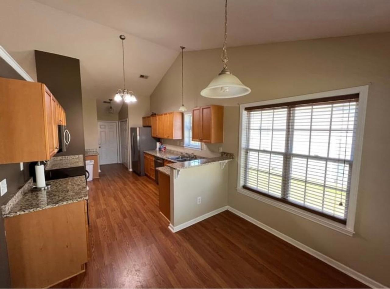 149 Southborough Ln - Photo 3 of 14