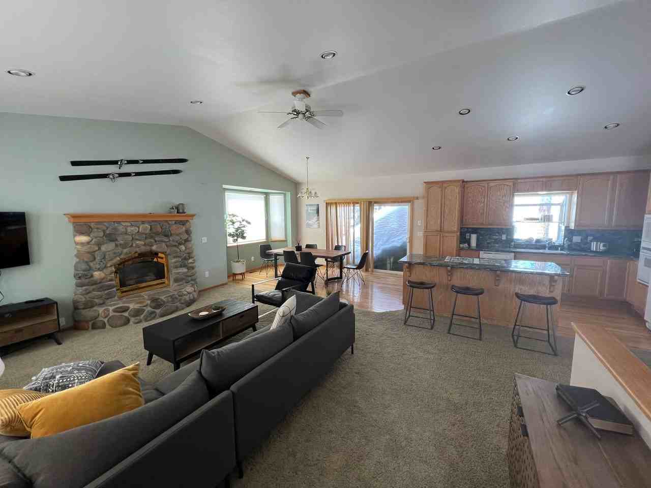 1327 Mount Olympia Cir - Photo 2 of 24