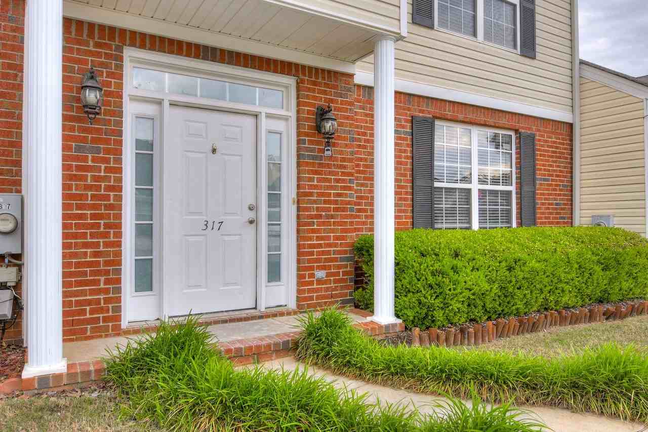 317 Hogan Way - Photo 4 of 27