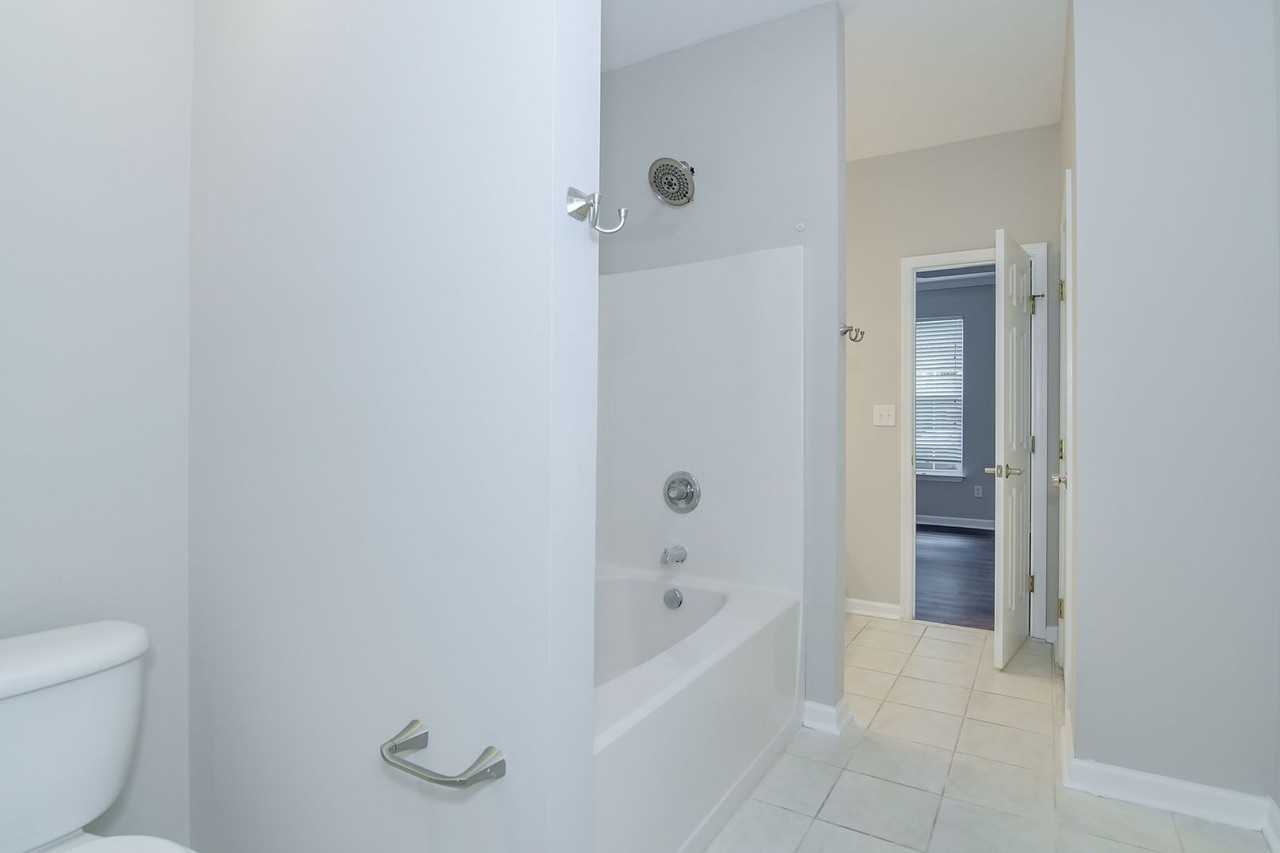 317 Hogan Way - Photo 6 of 27