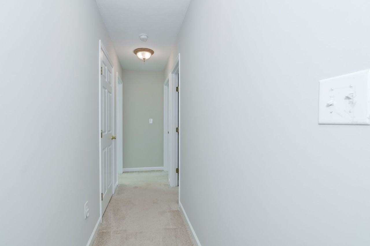 317 Hogan Way - Photo 7 of 27