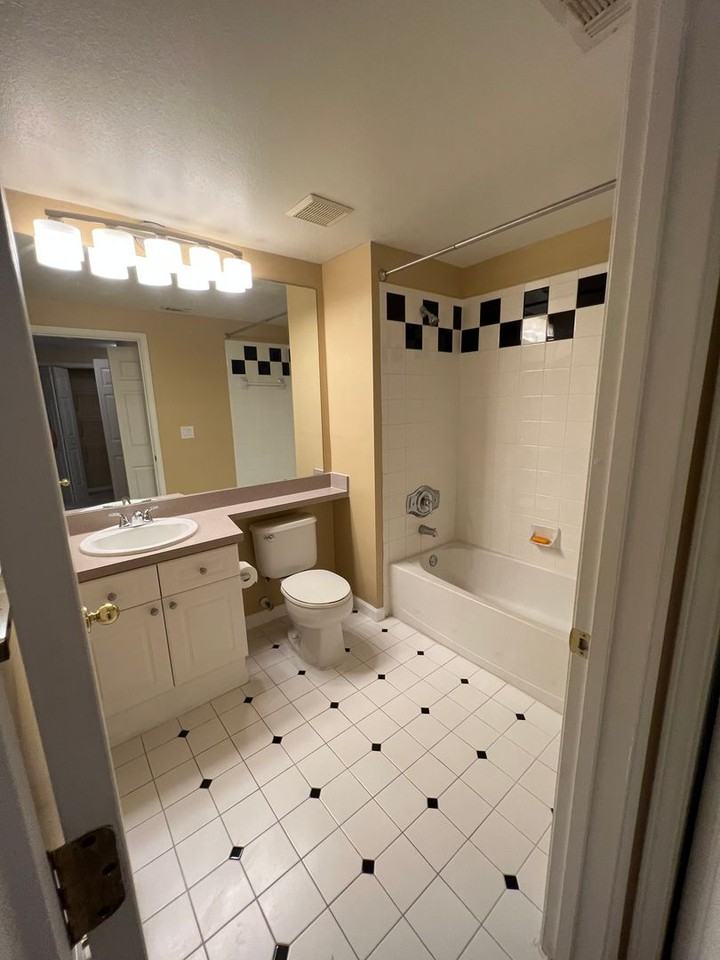 503 Water St - Photo 3 of 19