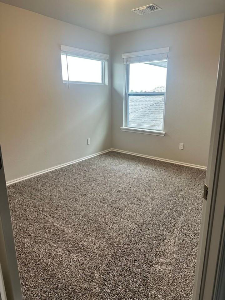 230 Sw 34th St #1413 - Photo 3 of 9