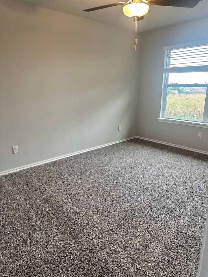 230 Sw 34th St #1413 - Photo 5 of 9