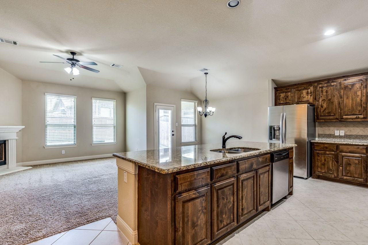 5249 Buffalo Gap Trl - Photo 3 of 15