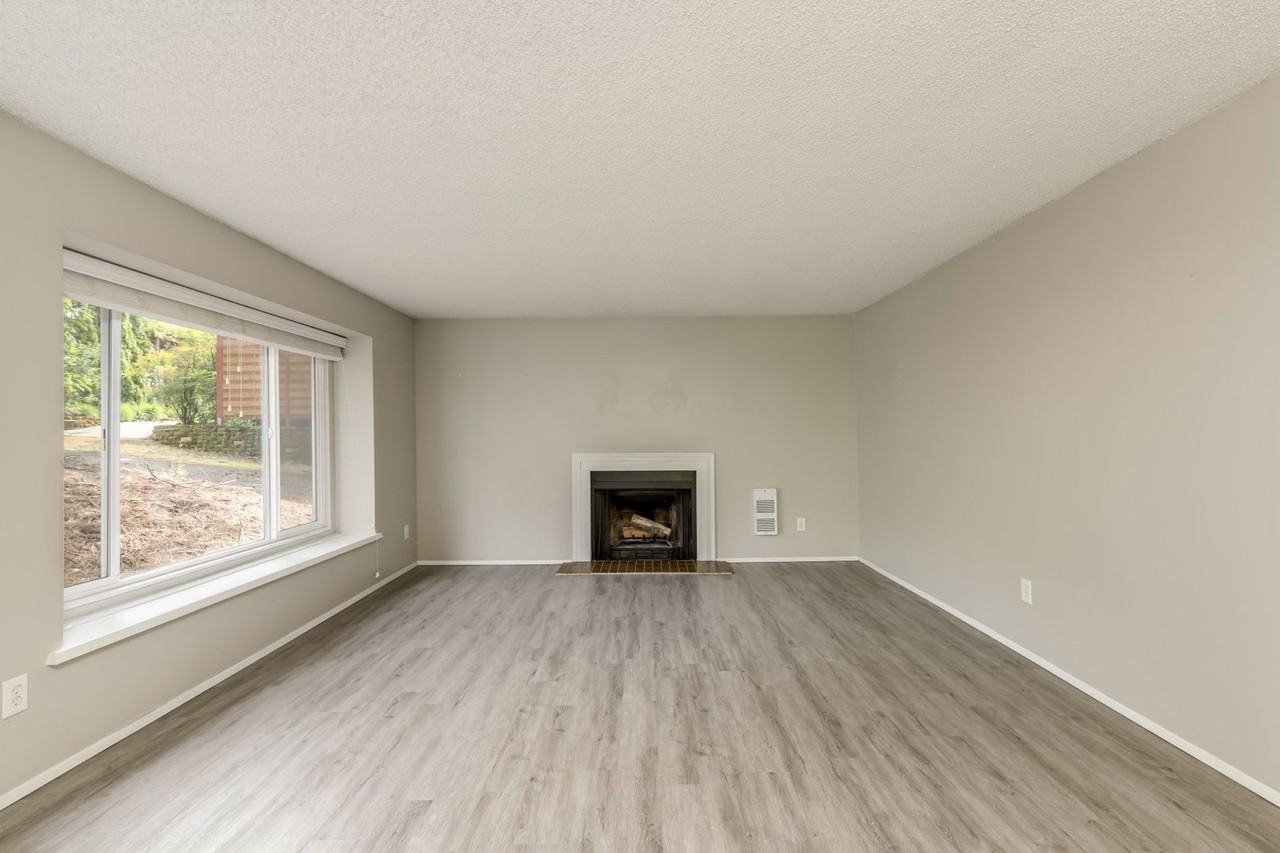 9523 Sw 6th Ave - Photo 3 of 22