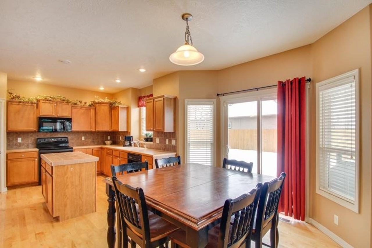 2291 E Meadow Creek Dr - Photo 4 of 18