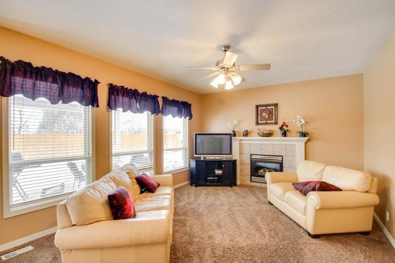 2291 E Meadow Creek Dr - Photo 5 of 18