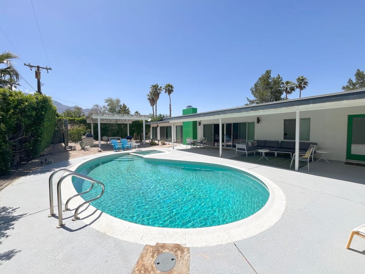 2719 E Ventura Rd - Photo 3 of 50