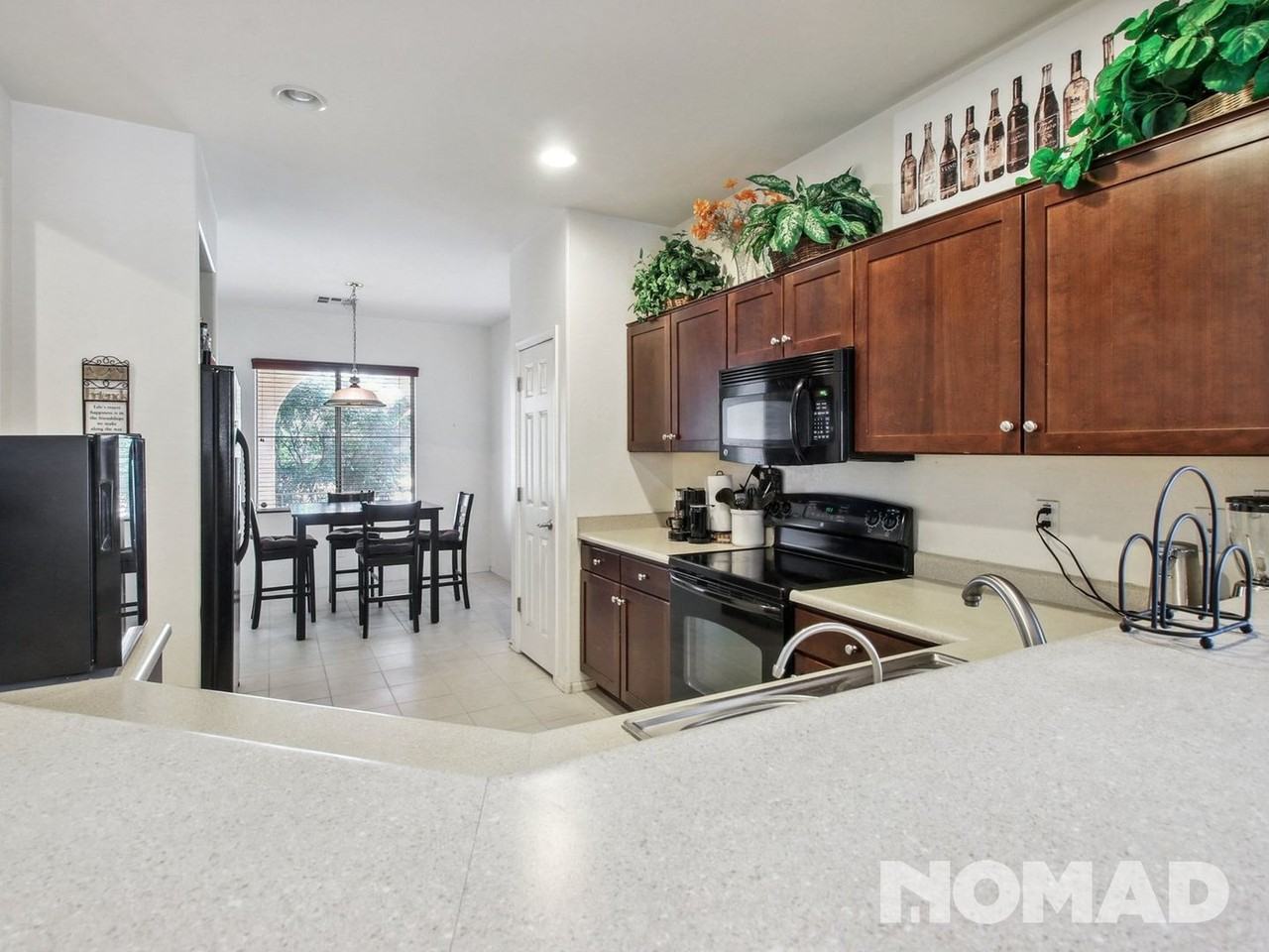 2611 W Fawn Dr - Photo 4 of 28