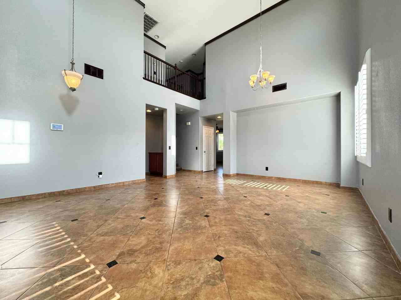 80578 Sheffield Ave - Photo 3 of 36