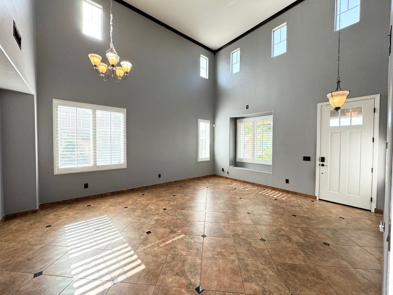 80578 Sheffield Ave - Photo 4 of 36