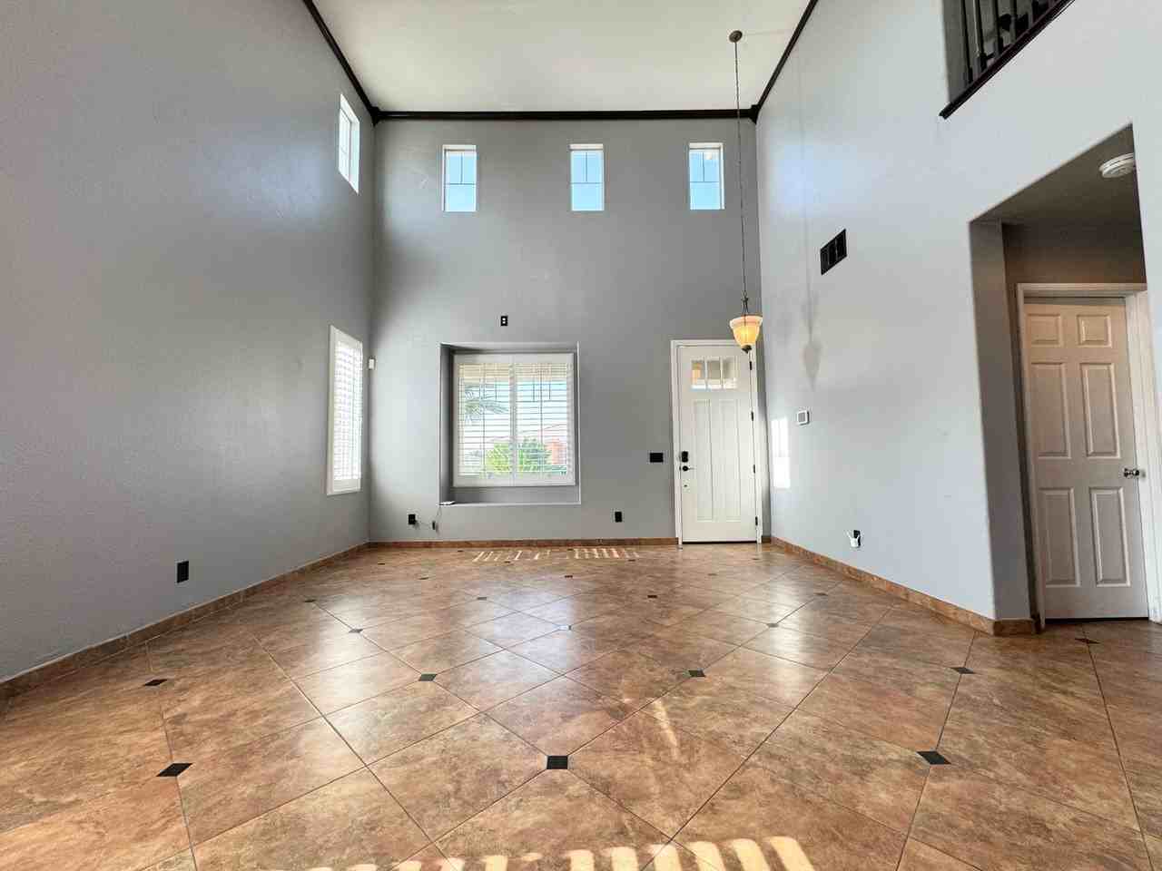 80578 Sheffield Ave - Photo 5 of 36