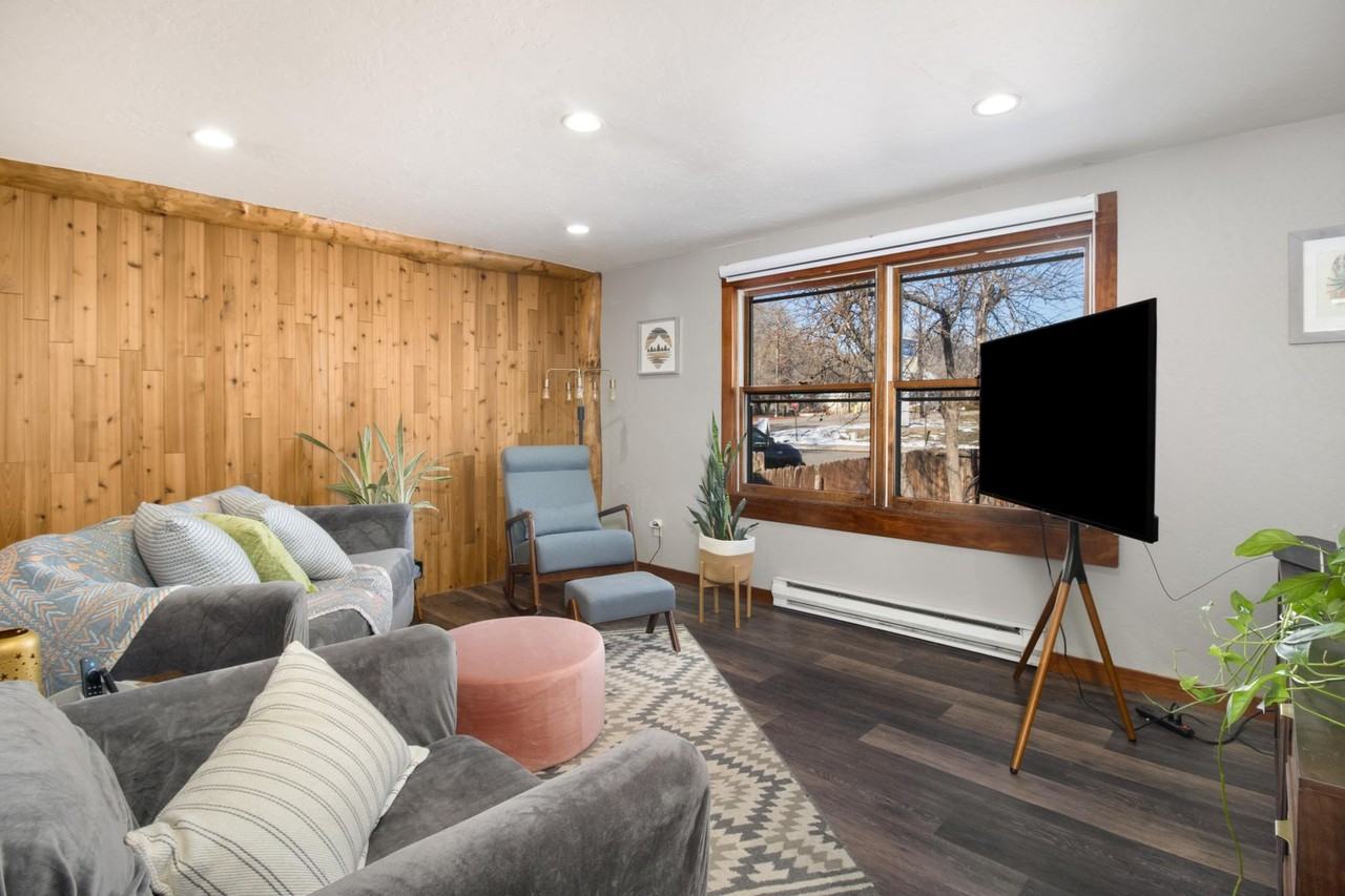 103 Grand Ave - Photo 2 of 13