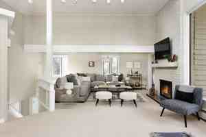 featured image of 117 N Monarch St #2