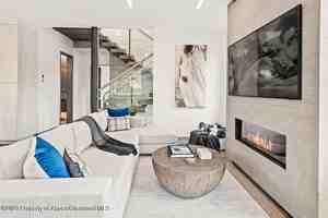 featured image of 802 E Cooper Ave #3