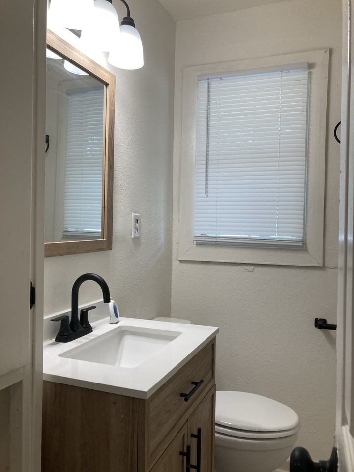 1108 Westwood Dr - Photo 2 of 6