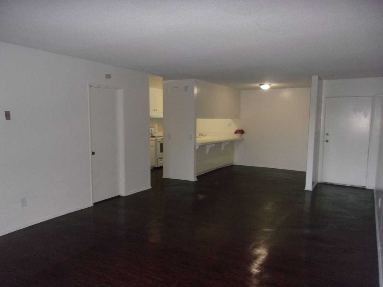 Grand - Photo 7 of 11