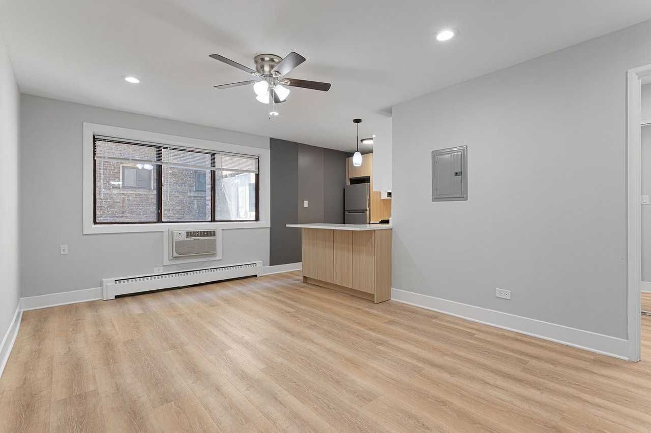 5534 N Kenmore Avenue - Photo 2 of 15