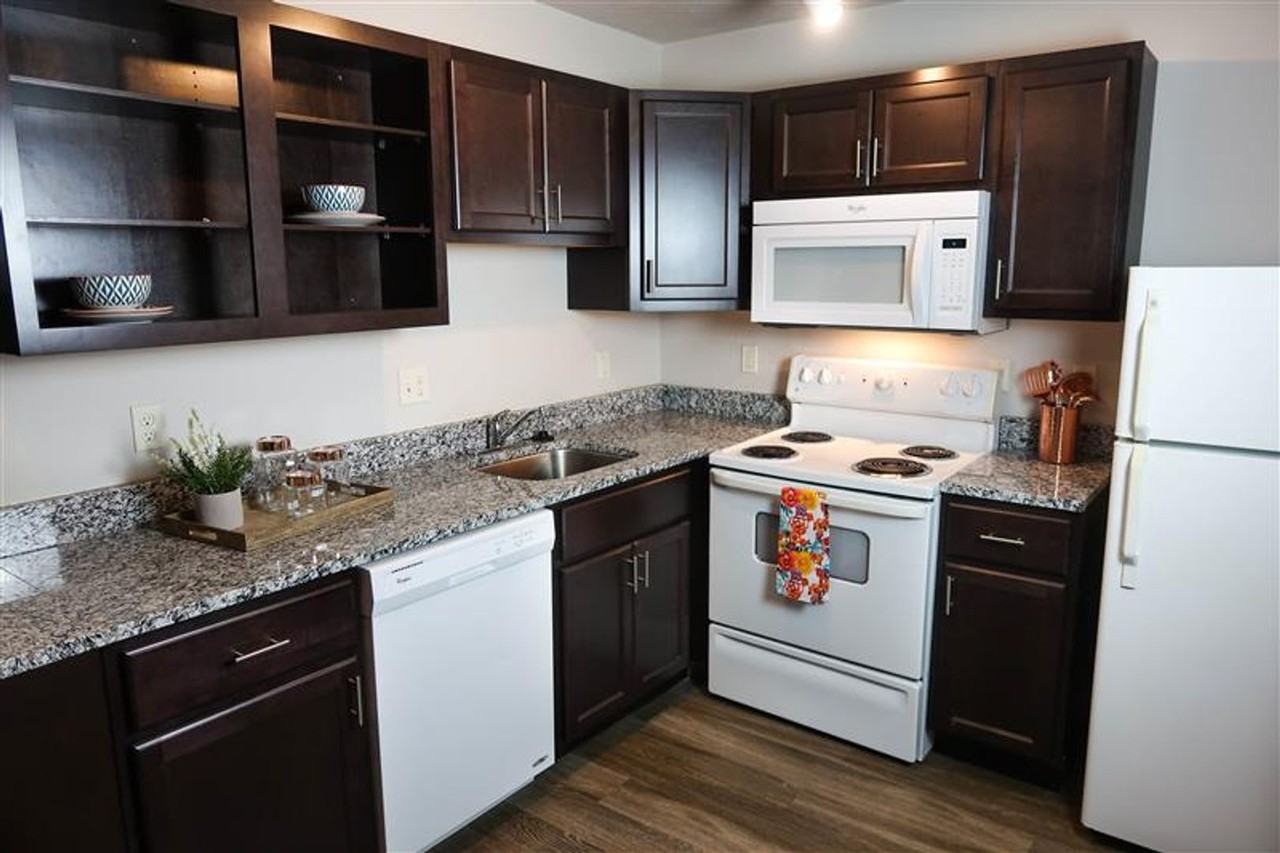 504 E Clark - Photo 3 of 13