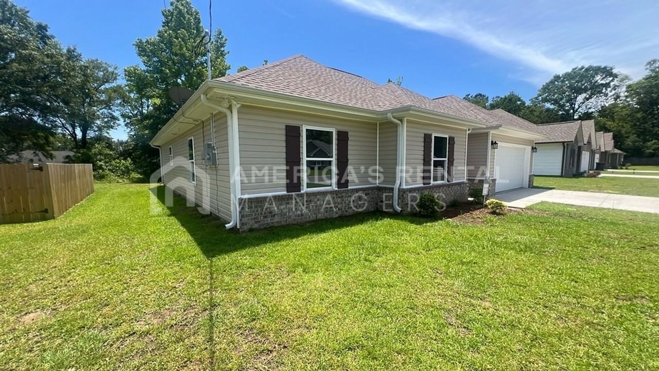 306 Kennesaw Ave - Photo 3 of 29