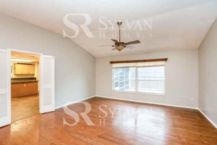 902 Lakemont Hills Blvd - Photo 2 of 15