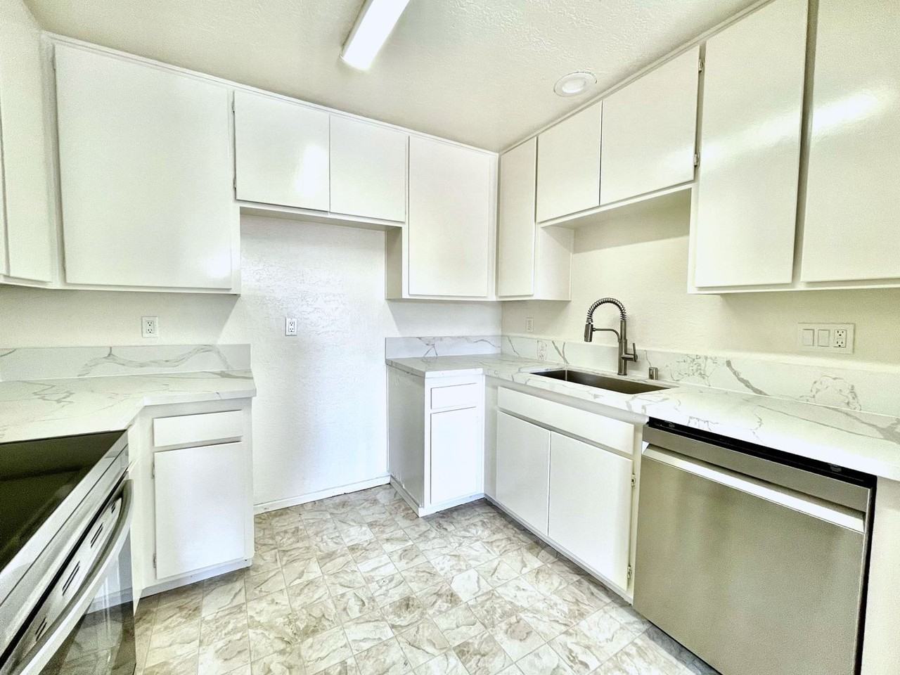 372 Pala Vista Drive - Photo 3 of 14