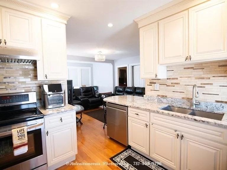 291 Washington St #1 - Photo 2 of 11