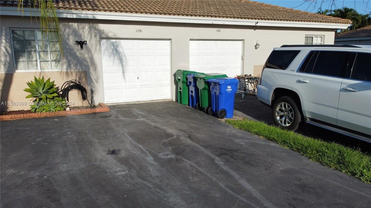 1751 Sw 116th Way #1751 - Photo 3 of 44