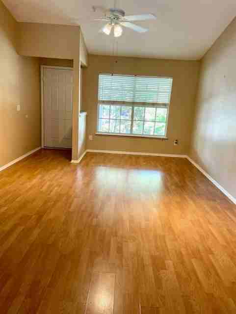 124 Reserve Cir #208 - Photo 4 of 42
