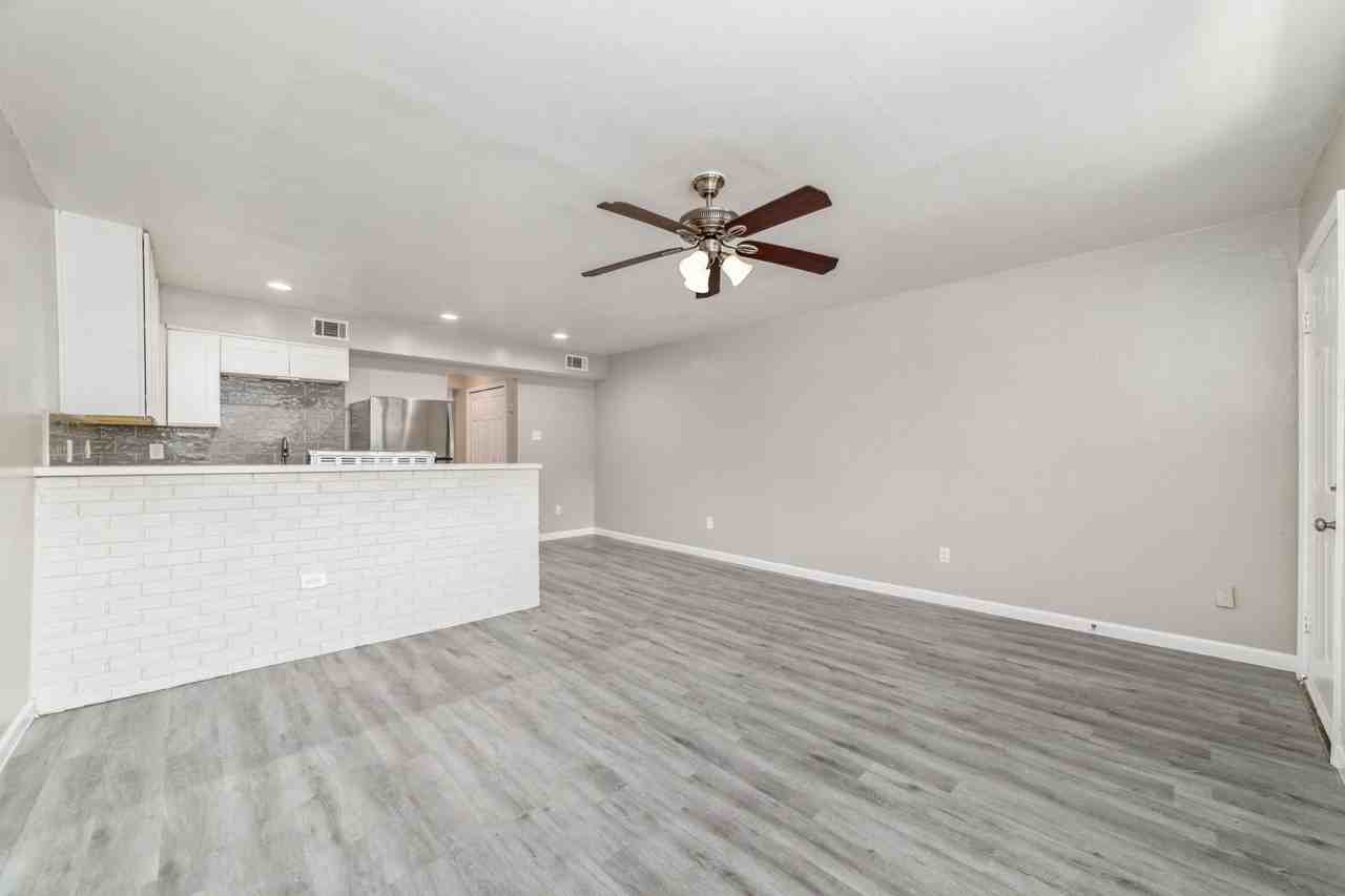 1424 Marshall - Photo 4 of 50