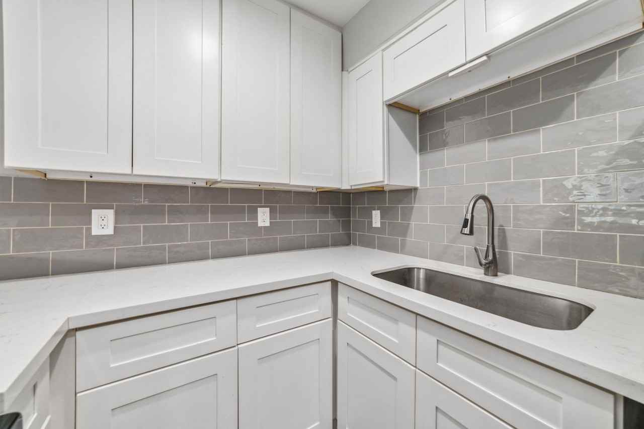 1424 Marshall - Photo 6 of 50