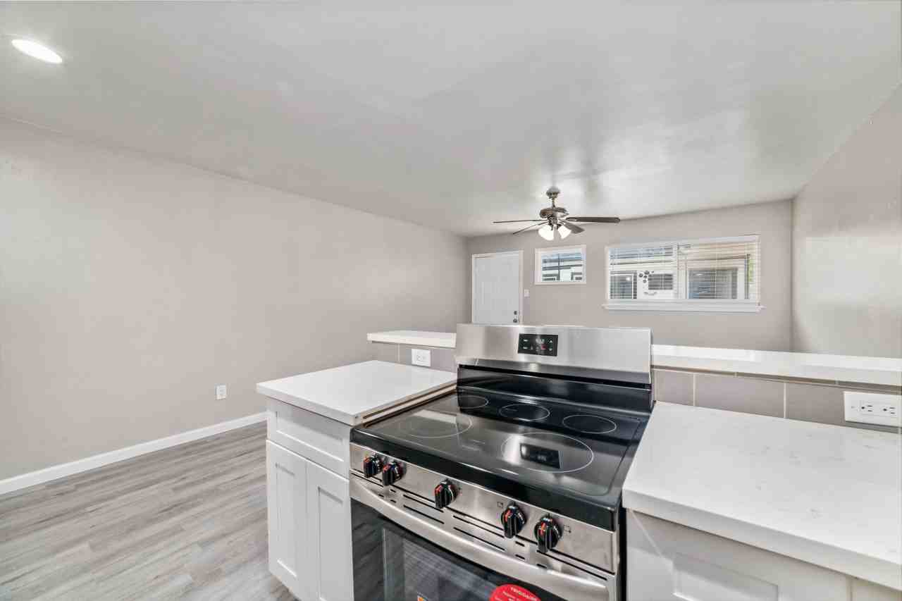 1424 Marshall - Photo 7 of 50