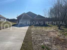 featured image of 446 S Pine Dr