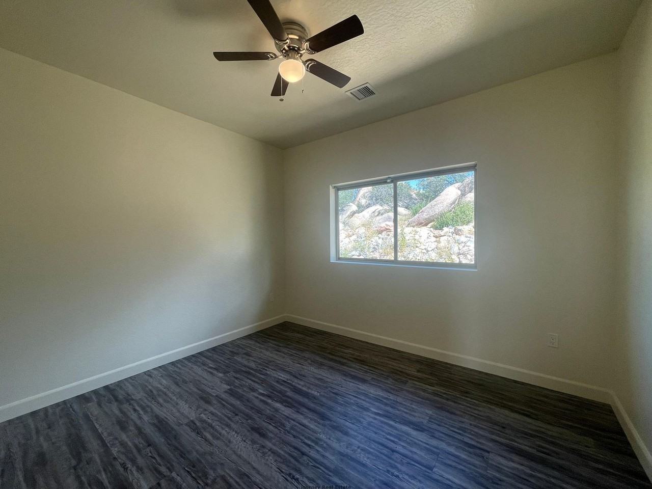 1668 W Iron Springs Rd Building 1 - Photo 6 of 16