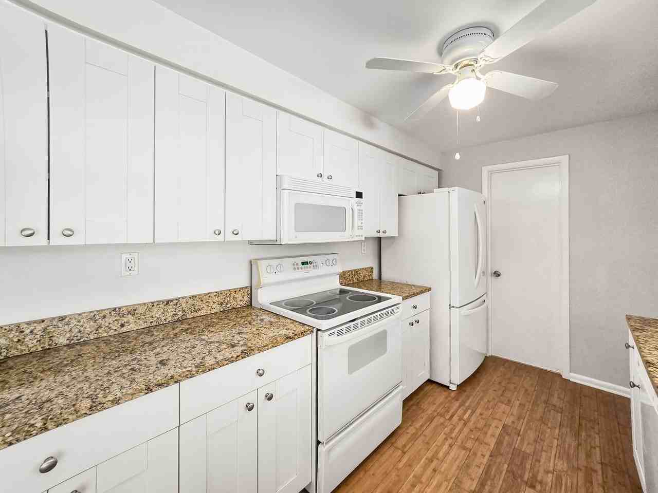 1189 Royal Palm Dr - Photo 5 of 23