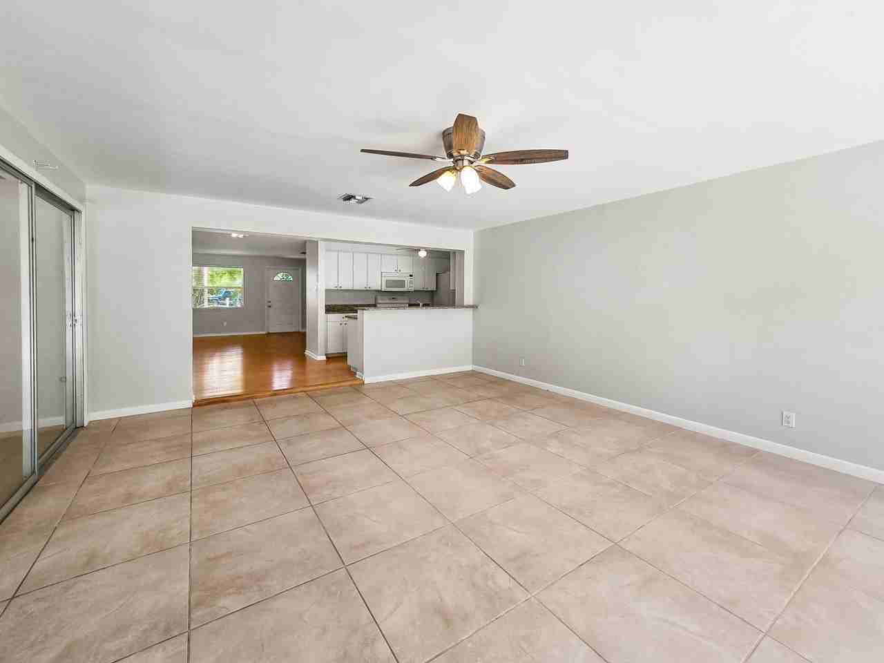 1189 Royal Palm Dr - Photo 7 of 23
