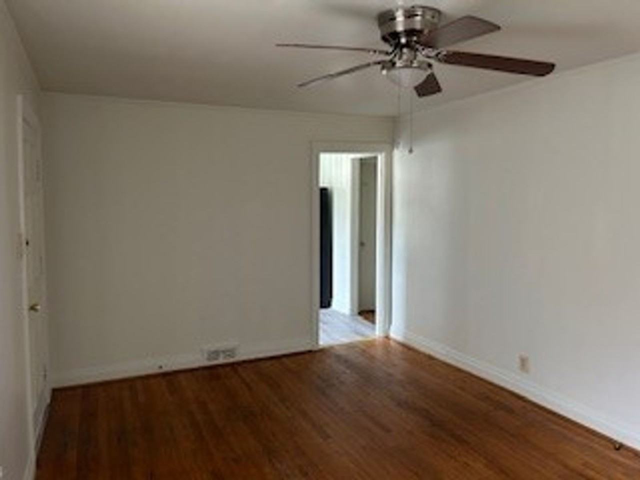 1009 E Devonshire St - Photo 6 of 11