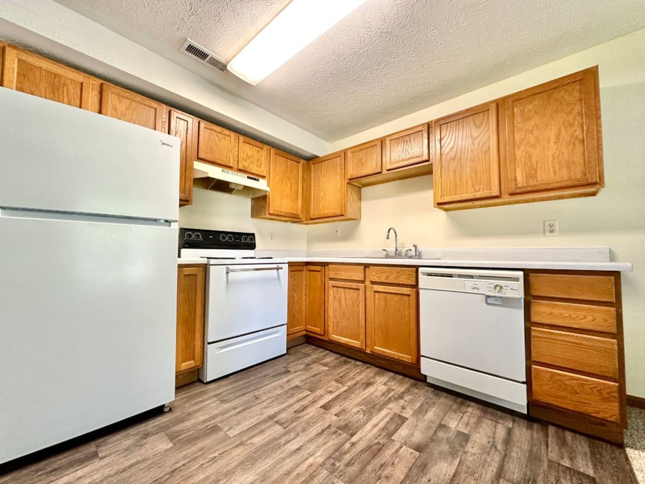 107 N. Maple - Photo 2 of 8