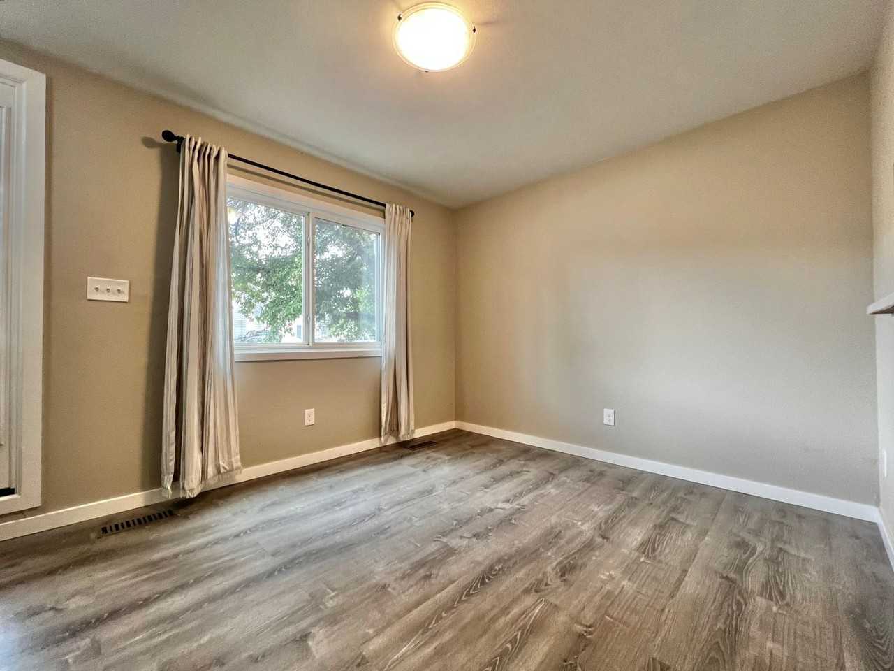 2929 Ross Dr #42 - Photo 4 of 20