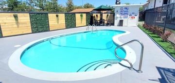 featured image of 3420 Kindred Ave