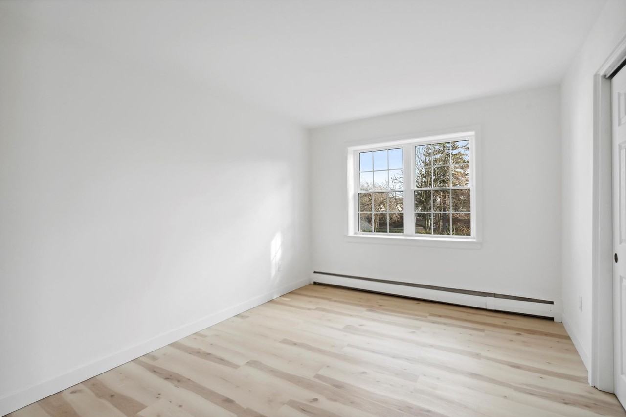 34 West Apartments - Photo 7 of 8