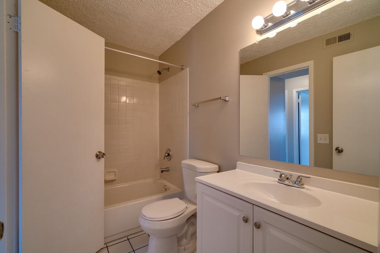 Woodside Aparments - Photo 5 of 15