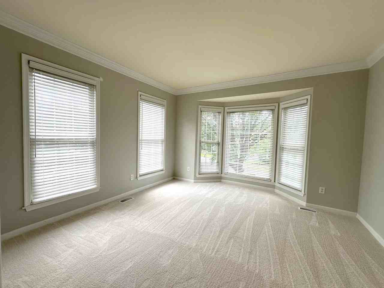 20713 Parkside Cir - Photo 3 of 46