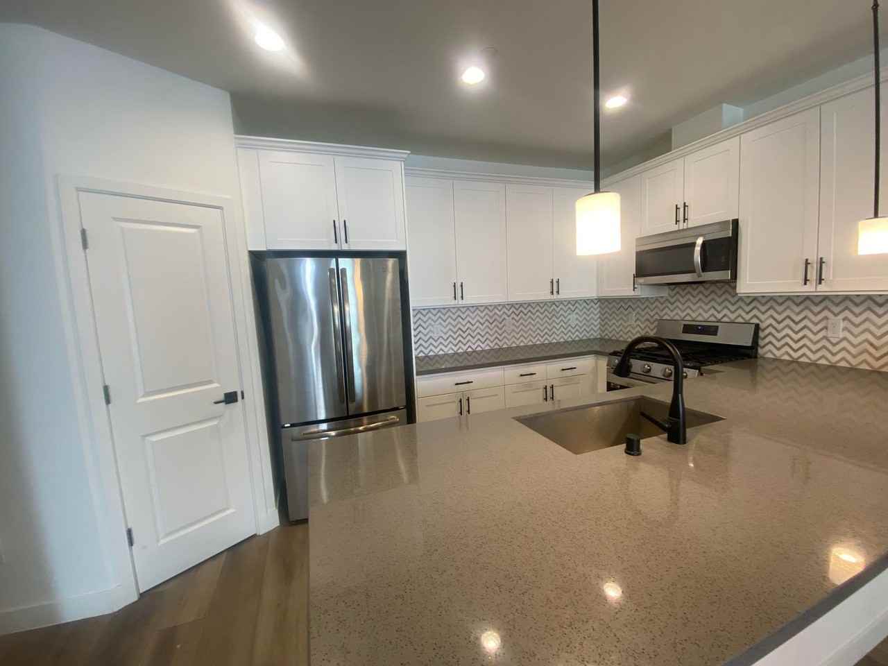 1146 Tiburon Way - Photo 3 of 22