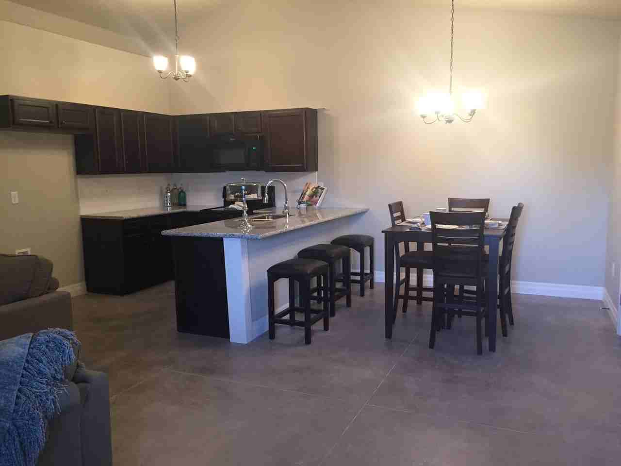 3514 E Sunflower Ct - Photo 2 of 9