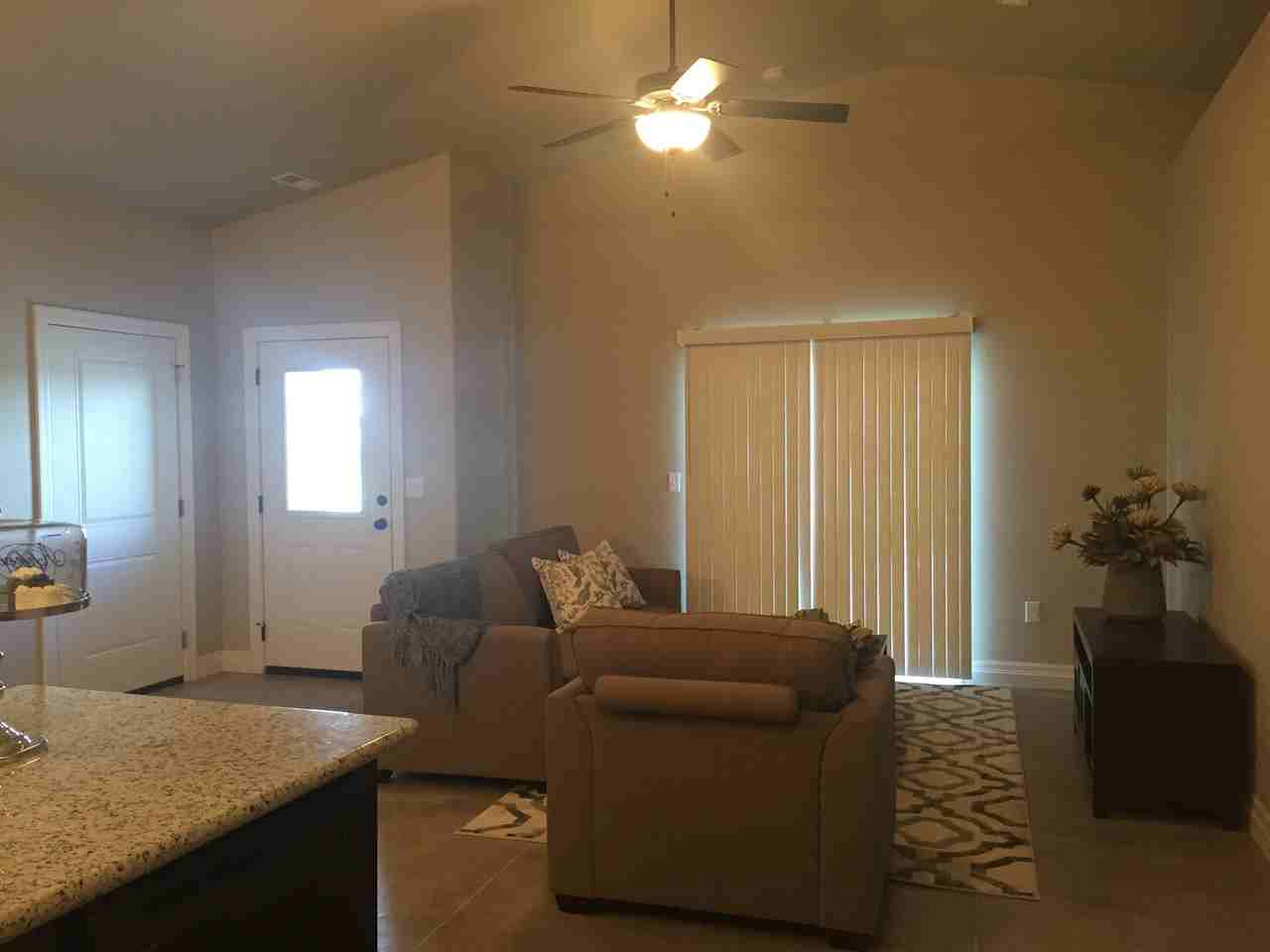 3514 E Sunflower Ct - Photo 3 of 9