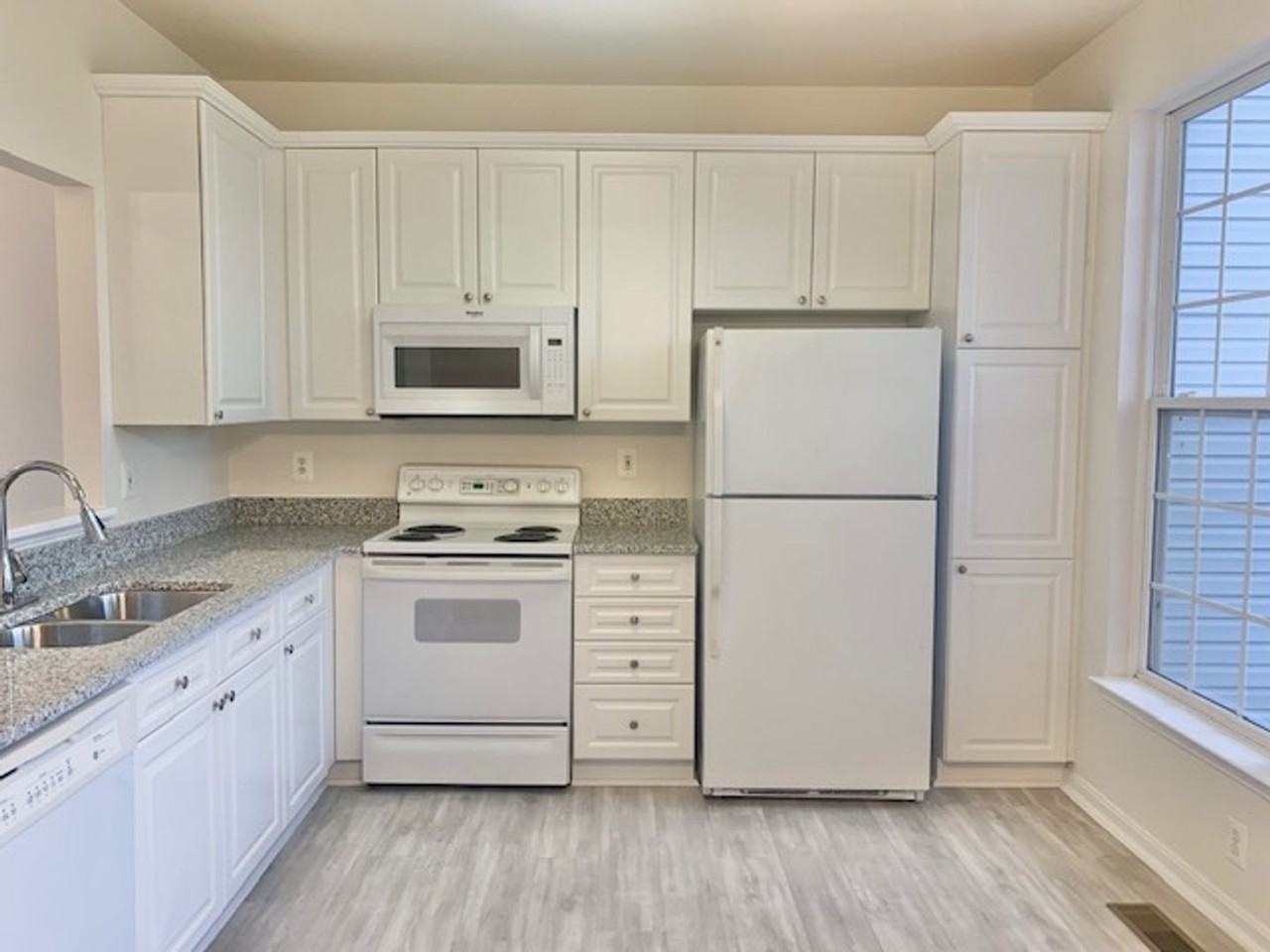 3776 Hope Commons Cir - Photo 7 of 37