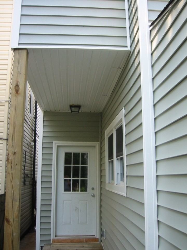 1242 Parkwood Ave - Photo 6 of 8