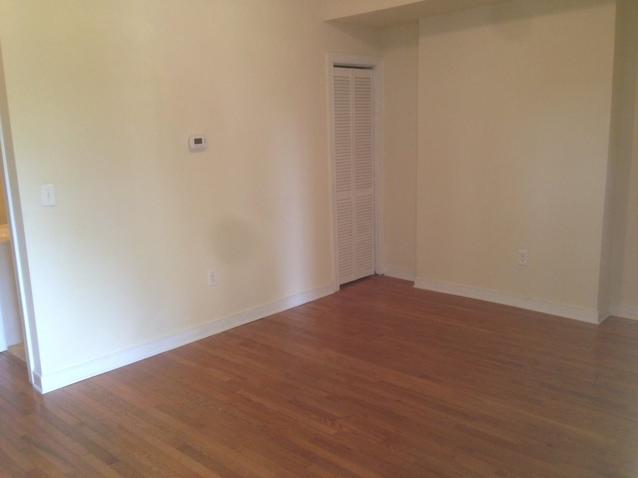 1242 Parkwood Ave - Photo 6 of 15
